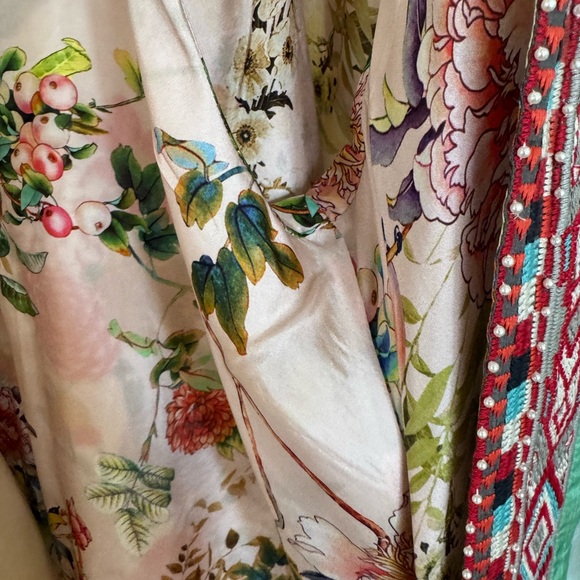 JONNY WAS silk REVERSIBLE kimono, butterflies, floral. Beading on trim - Picture 9 of 15